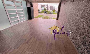VENTA O RENTA AMUEBLADA,  ESQUINA,  4 HAB CON BAÑO!!