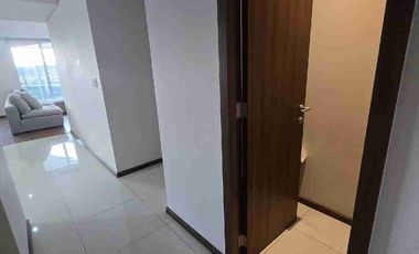 RENTA DEPARTAMENTO AMUEBLADO 3 HAB CON BAÑO CADA UNA!!