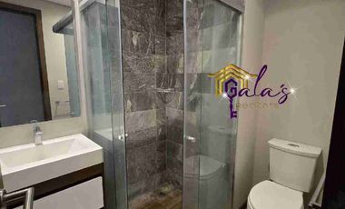 RENTA DEPARTAMENTO AMUEBLADO 3 HAB CON BAÑO CADA UNA!!