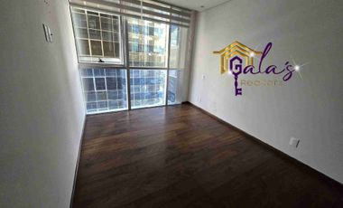 RENTA DEPARTAMENTO AMUEBLADO 3 HAB CON BAÑO CADA UNA!!