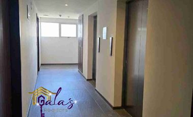 RENTA DEPARTAMENTO AMUEBLADO 3 HAB CON BAÑO CADA UNA!!