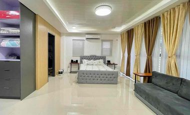 FOR SALE MODERN ELEGANT RETIREMENT HOME WITH SPACEOUS BACKYARD NEAR THE VALLEYS AND WITH ACCESS TO NEW CLARK CITY