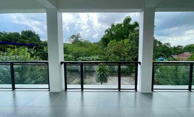 FOR SALE MODERN ELEGANT RETIREMENT HOME WITH SPACEOUS BACKYARD NEAR THE VALLEYS AND WITH ACCESS TO NEW CLARK CITY