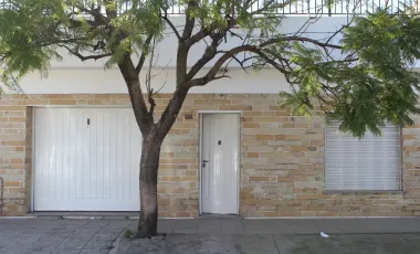 CASA EN WILLIAM MORRIS 2 DORMITORIOS