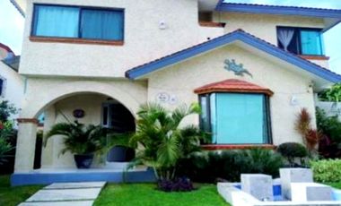 CASA EN VENTA EN EL FRACCIONAMIENTO LOMAS DE COCOYOC, MORELOS