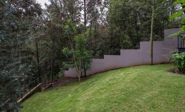 MODERNA CASA EN VENTA, CON VISTA Y ENTORNO BOSQUE EN AVANDARO