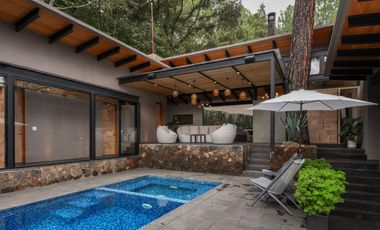 MODERNA CASA EN VENTA, CON VISTA Y ENTORNO BOSQUE EN AVANDARO