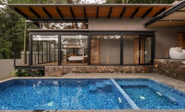 MODERNA CASA EN VENTA, CON VISTA Y ENTORNO BOSQUE EN AVANDARO