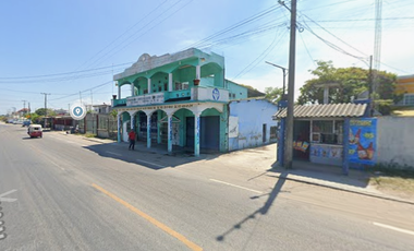 Casa en 86613 El Bellote, Tab., México.  EXCELENTE UBICACIÓN A 10 MIN DE LA PLAYA, CON BODEGA Y LOCALES COMERCIALES