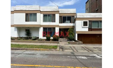 🏡 Amplia Y Elegante Casa En Venta – Ideal Para Familias Que Buscan Comodidad Y Estilo 🏡