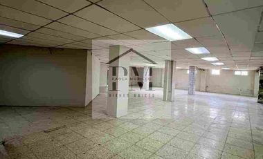Casa Rentera en Venta, Urdesa Central en Norte de Guayaquil, Avenida principal y comercial.