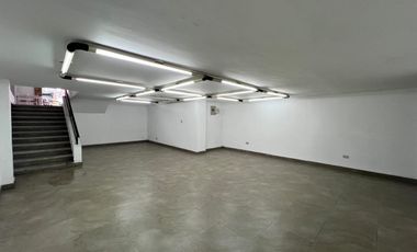 EN VENTA LOCAL COMERCIAL / AV. GONZALEZ SUAREZ