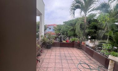 VENTA CASA EN PLAZA REAL VÍA SAMBORONDON