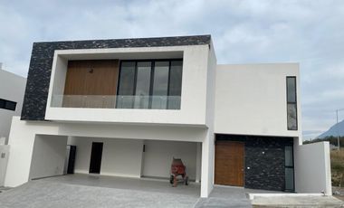 CASA EN VENTA EN PEDREGAL DE LA MONTAÑA, MONTERREY NUEVO LEON