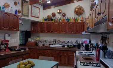 HERMOSA CASA EN EL CORAZON DE SAN ISIDRO