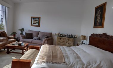 HERMOSA CASA EN EL CORAZON DE SAN ISIDRO