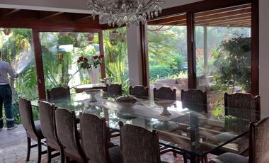 HERMOSA CASA EN EL CORAZON DE SAN ISIDRO