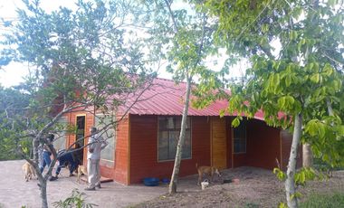 Finca de 77000 M2 Incluye Equipamiento, 2 casas, 1 galpon , 1 Tambo - Servicios instalados