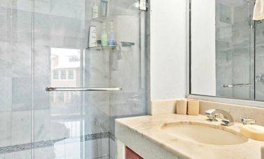 Vive el lujo frente al canal Casa en venta en Marina Vallarta.