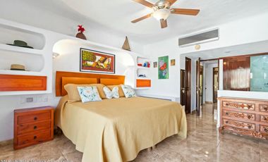 Vive el lujo frente al canal Casa en venta en Marina Vallarta.