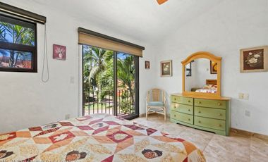 Vive el lujo frente al canal Casa en venta en Marina Vallarta.