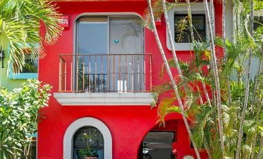 Vive el lujo frente al canal Casa en venta en Marina Vallarta.