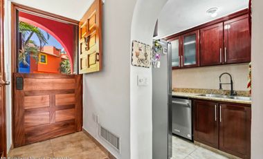 Vive el lujo frente al canal Casa en venta en Marina Vallarta.