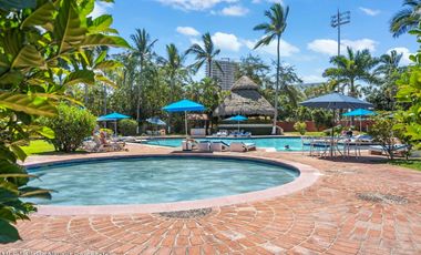 Vive el lujo frente al canal Casa en venta en Marina Vallarta.
