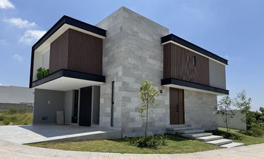 CASA EN VENTA EN LOMAS DEL MOLINO