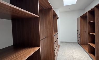 CASA EN VENTA EN LOMAS DEL MOLINO