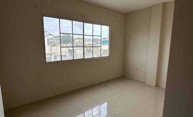 En alquiler departamento de 3 habitaciones como nuevo