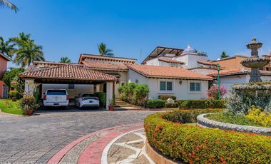 Villa Colonial de Lujo en venta en Isla Iguana – Frente al Canal de Marina Vallarta