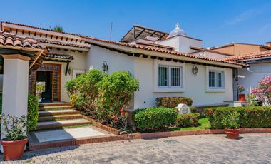 Villa Colonial de Lujo en venta en Isla Iguana – Frente al Canal de Marina Vallarta