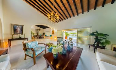 Villa Colonial de Lujo en venta en Isla Iguana – Frente al Canal de Marina Vallarta