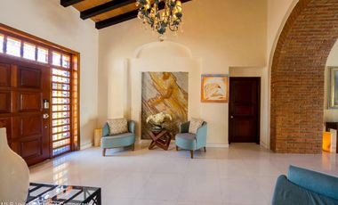 Villa Colonial de Lujo en venta en Isla Iguana – Frente al Canal de Marina Vallarta