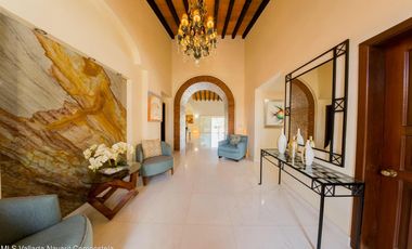 Villa Colonial de Lujo en venta en Isla Iguana – Frente al Canal de Marina Vallarta