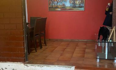 Vendo cómoda casa  de 2 pisos en La Cisterna, 5 dormitorios 2 baños, $ 182.000.000