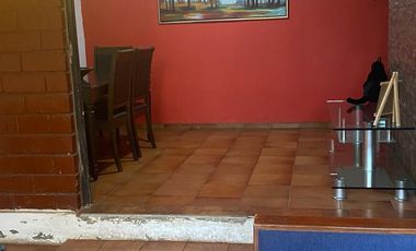 Vendo cómoda casa  de 2 pisos en La Cisterna, 5 dormitorios 2 baños, $ 182.000.000