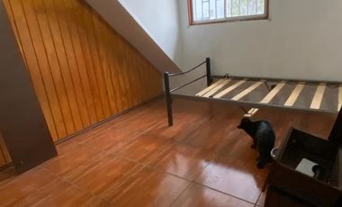Vendo cómoda casa  de 2 pisos en La Cisterna, 5 dormitorios 2 baños, $ 182.000.000