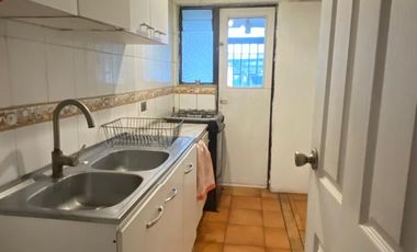 Vendo cómoda casa  de 2 pisos en La Cisterna, 5 dormitorios 2 baños, $ 182.000.000