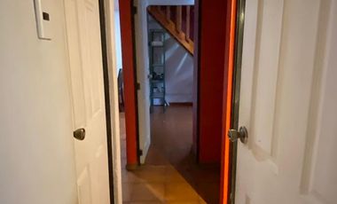 Vendo cómoda casa  de 2 pisos en La Cisterna, 5 dormitorios 2 baños, $ 182.000.000