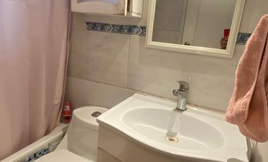 Vendo cómoda casa  de 2 pisos en La Cisterna, 5 dormitorios 2 baños, $ 182.000.000