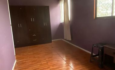 Vendo cómoda casa  de 2 pisos en La Cisterna, 5 dormitorios 2 baños, $ 182.000.000