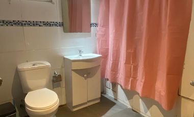 Vendo cómoda casa  de 2 pisos en La Cisterna, 5 dormitorios 2 baños, $ 182.000.000