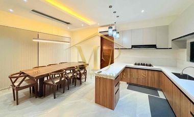 5 Bedrooms Modern House with Swimming Pool near Clark