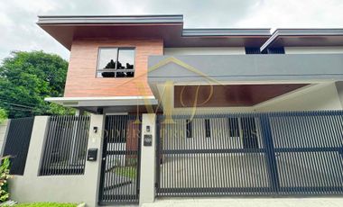 5 Bedrooms Modern House with Swimming Pool near Clark