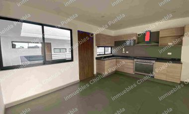 Penthouse nuevo en venta, 2 niveles, con roof top privado, a 5 minutos de UDLAP, Explanada Puebla y zona arqueológica de Cholula.