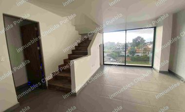 Penthouse nuevo en venta, 2 niveles, con roof top privado, a 5 minutos de UDLAP, Explanada Puebla y zona arqueológica de Cholula.