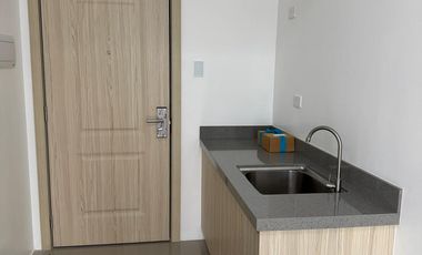 HARBOUR14XXT2: For Rent Unfurnished 1BR with Balcony in Harbour Park Residences