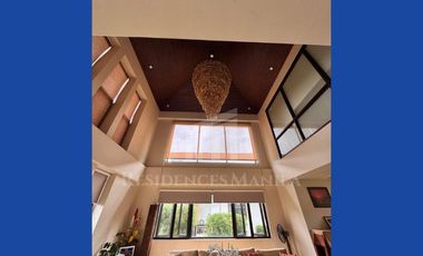 Modern Vacation Home with Big Lawn and Entertainment Area in Anvaya Cove